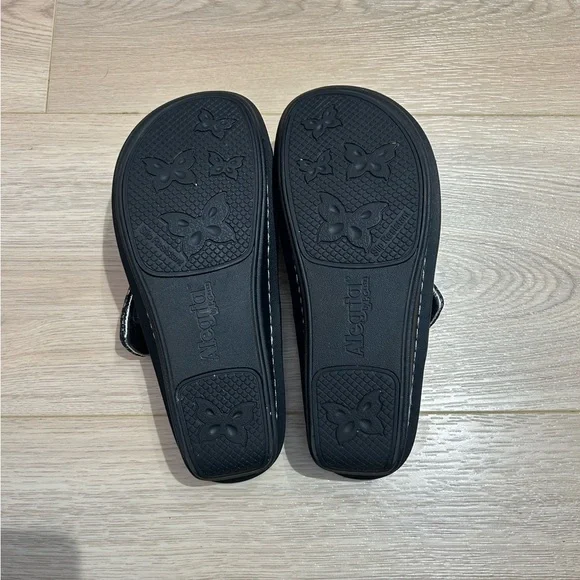 ALEGRIA KARMEN KAR-532 Size 38
PEWTER DAZZLER LEATHER COMFORT SLIDES/WEDGES - Picture 8 of 9